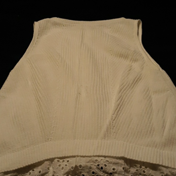 🌷Sleeveless sweater top🌷 - Picture 6 of 6